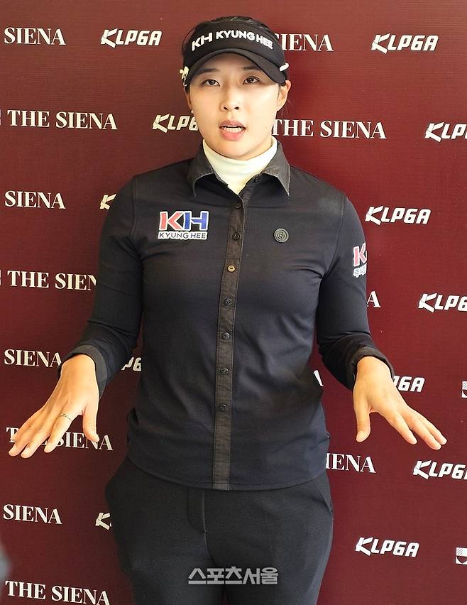 조은채가 2일 더시에나벨루토CC에서 열린 KLPGA투어 더시에나 오픈 1라운드를 순조롭게 마친 뒤 인터뷰하고 있다. 사진 | 여주=장강훈 기자 zzang@sportsseoul.com