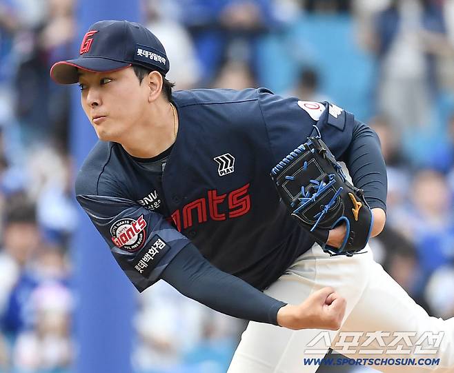 29일 대구 삼성라이온즈파크에서 열린 삼성과 롯데의 경기. 투구하고 있는 롯데 김원중. 대구=송정헌 기자songs@sportschosun.com/2026.03.29/