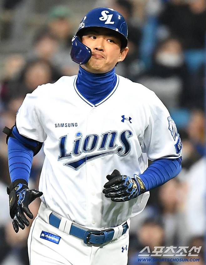 1일 대구 삼성라이온즈파크에서 열린 삼성과 두산의 경기. 1회말 1타점 외야플라이 타구를 날린 삼성 구자욱. 대구=송정헌 기자songs@sportschosun.com/2026.04.01/