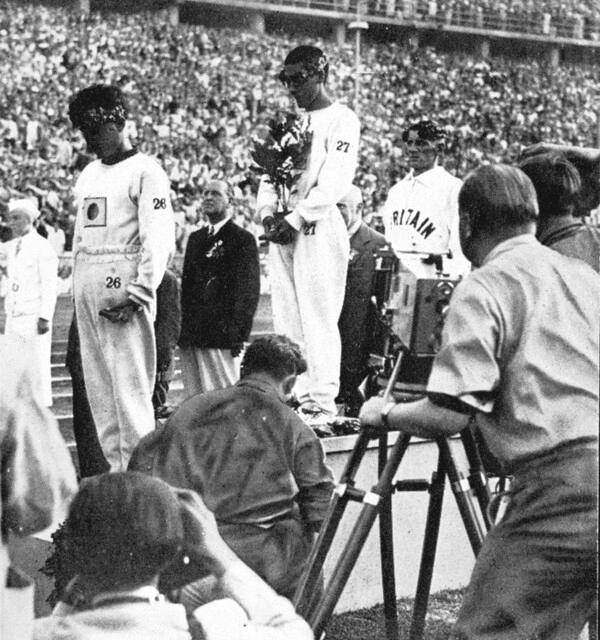 1936년 베를린 올림픽에서 금메달을 딴 손기정 선생의 국적을 바로잡아야 한다는 캠페인이 다시 관심을 모으고 있다. 손기정기념재단 제공