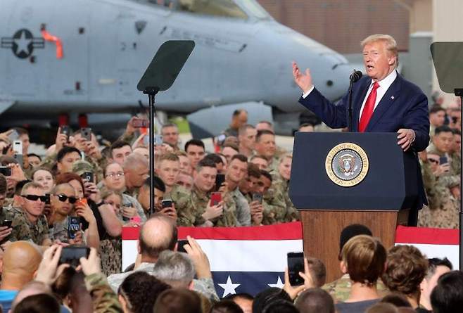 도널드 트럼프(Donald Trump) 미국 대통령이 경기 평택시 주한미군 오산 공군기지에서 연설을 하고 있다. 2019.06.30. 뉴시스