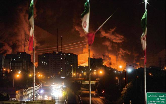 중동 전쟁과 러·우 전쟁 장기화로 에너지는 갈수록 전략 자산이 되고 있다. 원유 수급 70%를 중동에 의존하는 우리나라에 ‘에너지 안보’는 특히 취약한 부분이다. (UPI=연합뉴스)