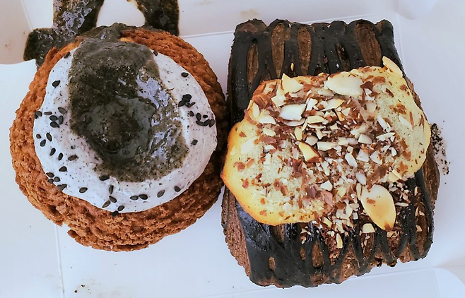 뉴욕에서 판매하는 흑임자 베이커리.   [Yelp 캡처]