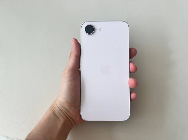 애플의 아이폰17e. [박혜림 기자/rim@]