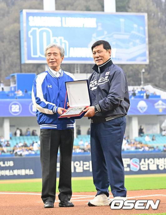 [OSEN=대구, 이석우 기자] 1일 대구삼성라이온즈파크에서 2026 신한 SOL KBO 리그 삼성 라이온즈와 두산 베어스의 경기가 열린다. 홈팀 삼성은 양창섭이, 방문팀 두산은 최승용이 선발 출전한다. 삼성 라이온즈 선발 투수 역투하고 있다. 2026.04.01 / foto0307@osen.co.kr