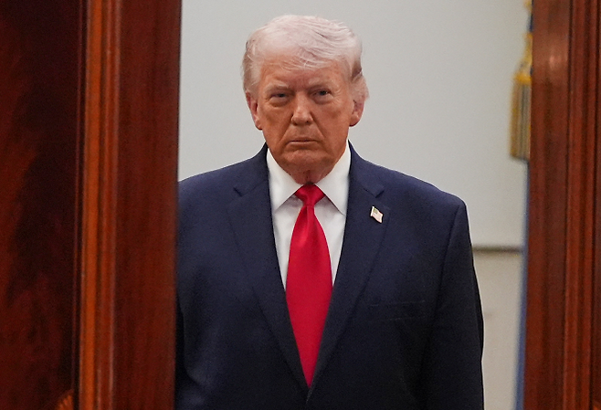 도널드 트럼프 미국 대통령이 1일(현지시간) 백악관에서 이란 전쟁 관련 대국민 연설을 하고 있다. 2026.4.1 워싱턴 AP 연합뉴스