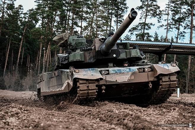 폴란드군이 운용 중인 현대로템의 K2 ‘블랙팬서’(Black Panther) 전차.. 사진 제공=폴란드 국방부