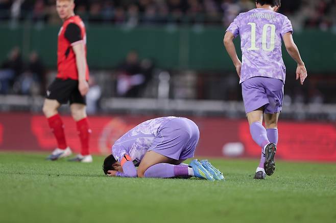 축구국가대표팀 공격수 손흥민(가운데)이 1일(한국시간) 에른스트 하펠 슈타디온서 열린 오스트리아전 도중 기회를 놓치고 아쉬워하고 있다. 사진제공|대한축구협회