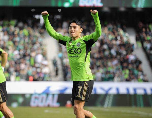 전북현대 반등 이끈 해결사, '이동준' 세리머니 모습.(사진제공=한국프로축구연맹)