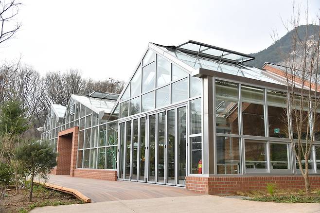 정원지원센터와 카페 포레스트 외경 [노원구 제공. 재판매 및 DB 금지]