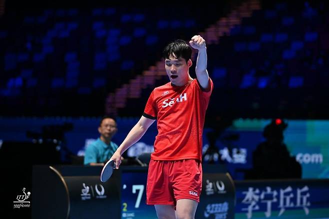 탁구 남자 월드컵에서 득점 후 기뻐하는 장우진  [ITTF 홈피 제공. 재판매 및 DB 금지]