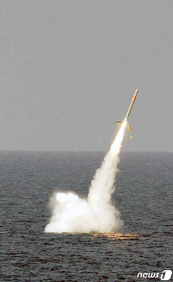 2003년1월16일(현지시간) 미 해군이 순항미사일 토마호크를 발사하는 모습. 2003.01.16 ⓒ AFP=뉴스1