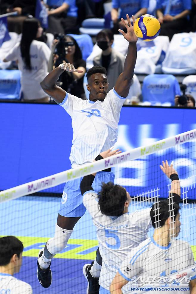 2일 인천 계양체육관에서 열린 V리그 남자부 챔피언결정전 대한항공과 현대캐피탈의 경기. 대한항공 호세 마쏘가 몸을 풀고 있다. 인천=박재만 기자 pjm@sportschosun.com/2026.04.02/