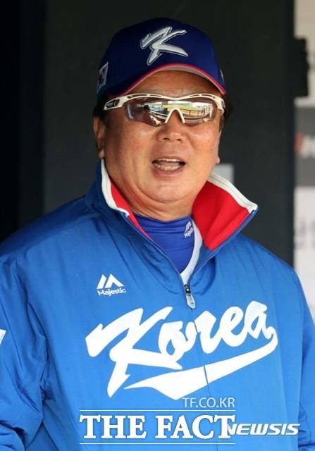 선동열 감독이 위기에 놓인 한국야구의 '구세주'로 등장할 지 관심이 모아지고 있다. 선 감독은 2018년 이후 야인 생활을 하고 있다. /뉴시스