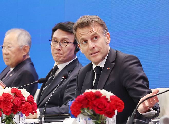 (서울=뉴스1) 청사사진기자단 = 에마뉘엘 마크롱 프랑스 대통령이 3일 서울 여의도 FKI 컨퍼런스센터에서 열린 제3차 한-프랑스 경제계 미래대화 폐회식에서 발언을 하고 있다.  2026.4.3/뉴스1