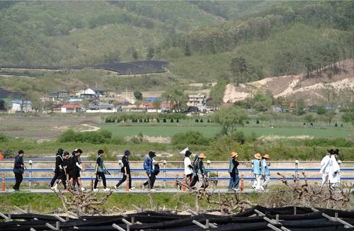 지난 ‘퇴계선생 마지막 귀향길 재현행사’ 사진(제공 경북문화재단)