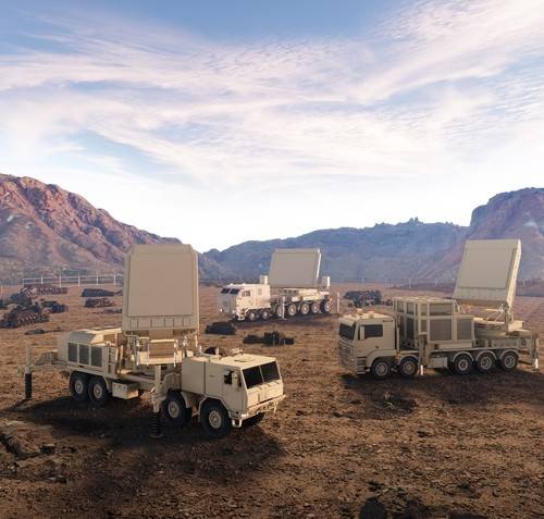 (왼쪽부터) 중거리 지대공 유도무기체계 다기능라이다(M-SAM-II MFR), 장거리 지대공 유도무기체계 다기능레이다(L-SAM MFR), 장사정포요격체계 다기능레이다(LAMD MFR) 모습. 한화시스템 제공