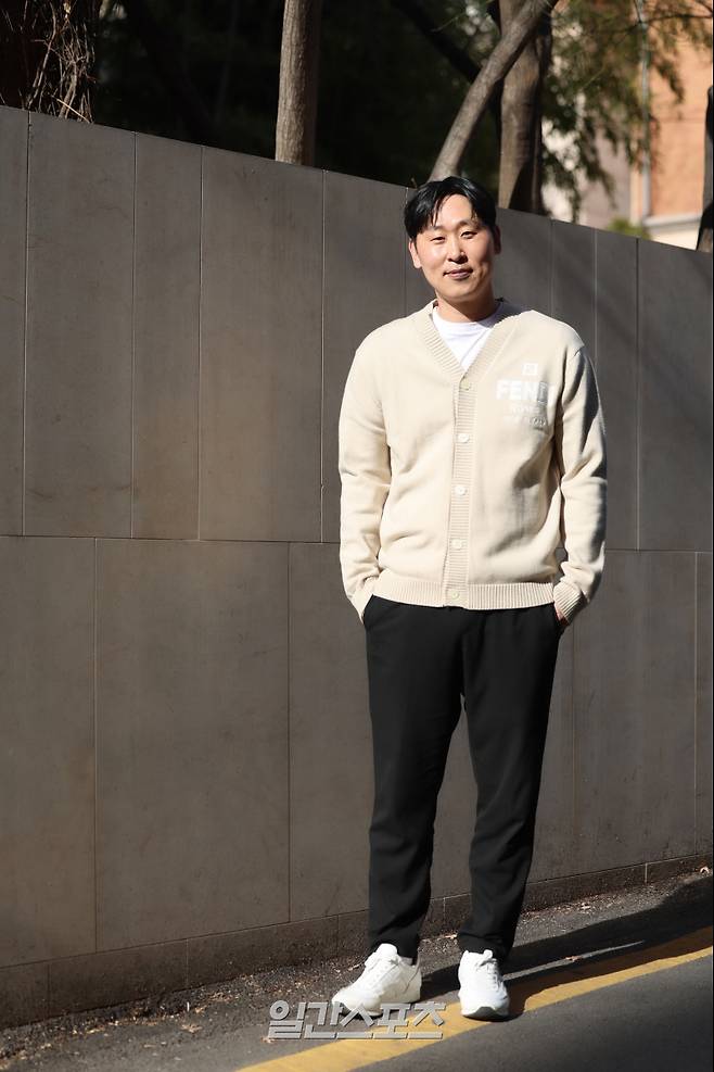 예능에서 활발하게 활동하는 전 야구선수 윤석민이 19일 오후 서울 강남구 청담동에서 진행된 일간스포츠와의 인터뷰에 앞서 포즈를 취하고 있다.서병수 기자 qudtn@edaily.co.kr /2026.03.19/