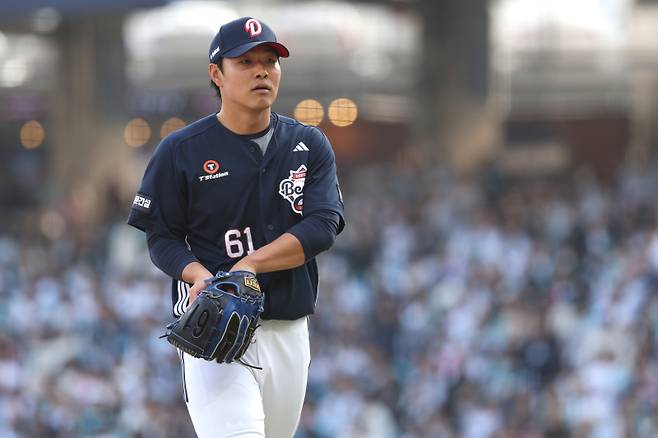 자유계약선수(FA) 계약 첫 시즌부터 악재가 생겼다. 두산 베어스 우완 사이드암스로 투수 최원준(32) 얘기다. 사진=두산 베어스