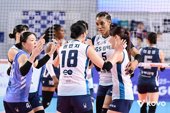 여자 프로배구 GS칼텍스가 챔피언결정전 우승에 한 걸음 더 다가섰다. 사진=KOVO