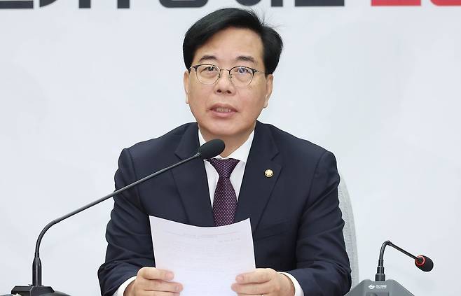 송언석 국민의힘 원내대표가 3일 국회에서 열린 원내대책회의에서 발언하고 있다. 임현동 기자