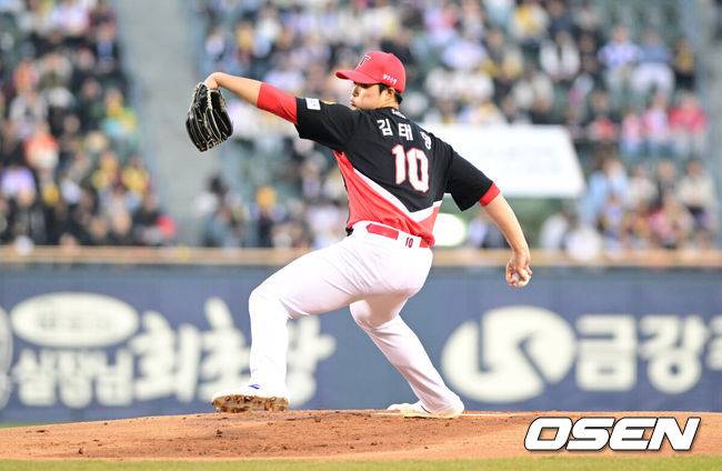 [OSEN=잠실, 조은정 기자] 2일 서울 잠실야구장에서 2026 신한 SOL KBO리그 LG 트윈스와 KIA 타이거즈의 경기가 열렸다. 이날 LG는 웰스, KIA는 김태형을 선발로 내세웠다. 1회말 KIA 김태형이 역투를 하고 있다. 2026.04.02 /cej@osen.co.kr