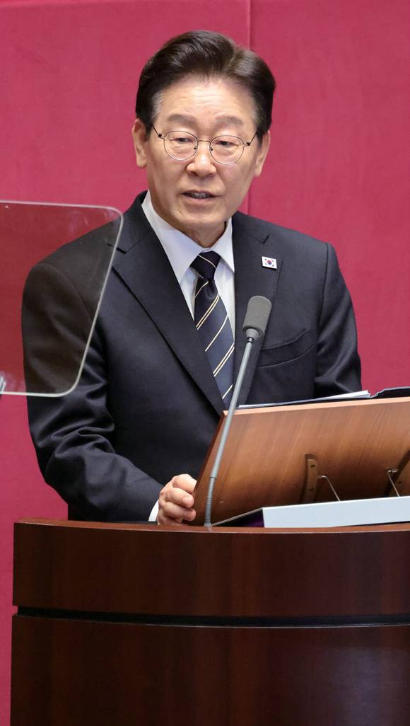 이재명 대통령이 4월2일 서울 여의도 국회 본회의장에서 중동 사태 대응 등을 위한 추가경정예산안에 대한 시정연설을 하고 있다. ⓒ시사저널 이종현