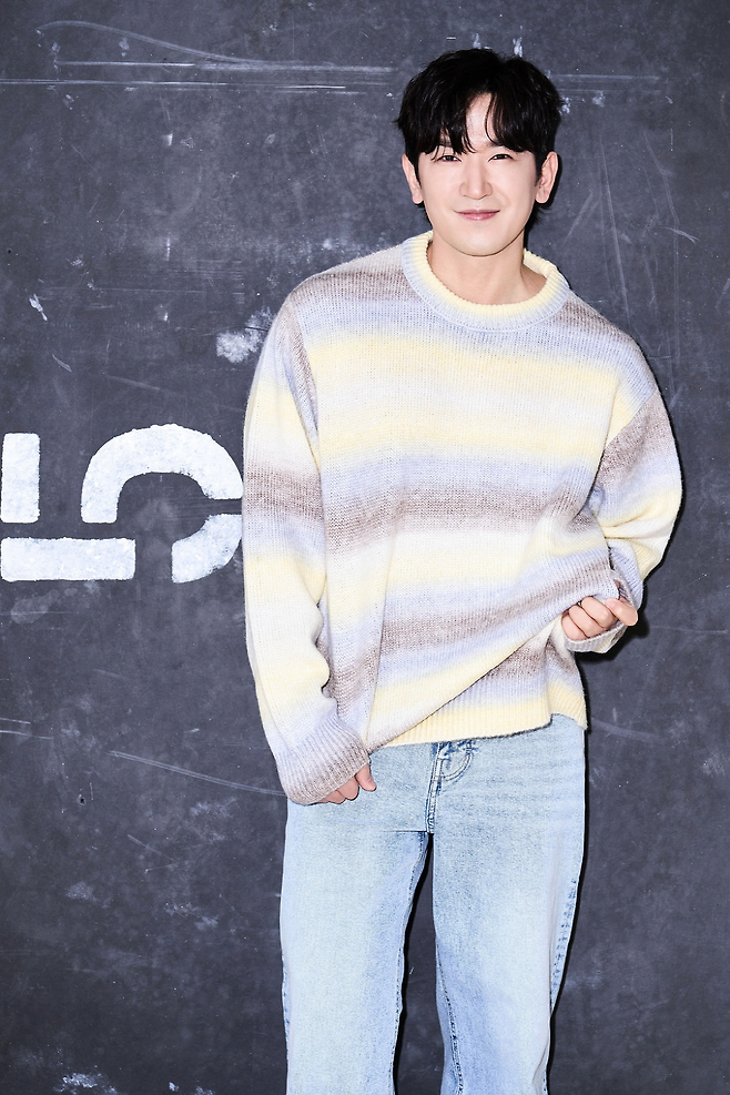 이민우. 백커스엔터테인먼트