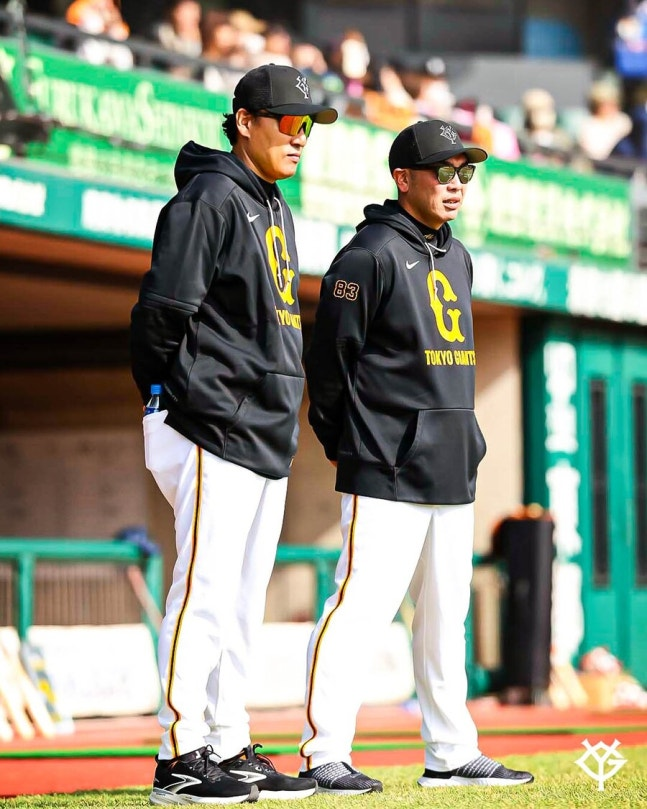 요미우리 이승엽 타격코치와 아베 신노스케 감독. 요미우리 SNS
