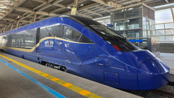 4일 한국철도공사(코레일)에 따르면 지난 1월부터 KTX-청룡 2세대 시운전이 시작됐고 연말 코레일에 인도될 예정이다. 사진은 KTX-청룡 2세대의 모습. 코레일 제공