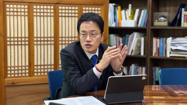 더불어민주당 서울시장 후보 경선에 출사표를 던진 박주민 의원이 3일 서울 여의도 국회의원회관에서 시민언론 민들레, 뉴탐사와 인터뷰를 하고 있다. 2026.4.3. 박주민 의원실 제공