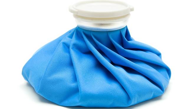 허리 통증 원인과 상태에 따라 냉찜질과 온찜질을 적절히 이용해야 한다 | 출처: 클립아트코리아