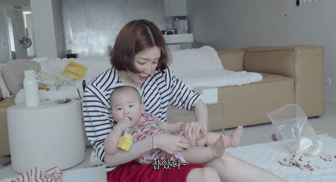 사진 | 유튜브 ‘그냥살아 김새롬’ 캡처