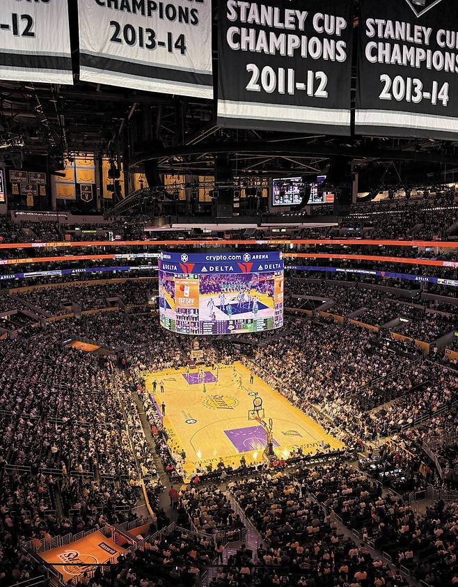 크립토닷컴 아레나에서 열린 LA레이커스와 보스턴 셀틱스의 농구경기. /남정미 기자