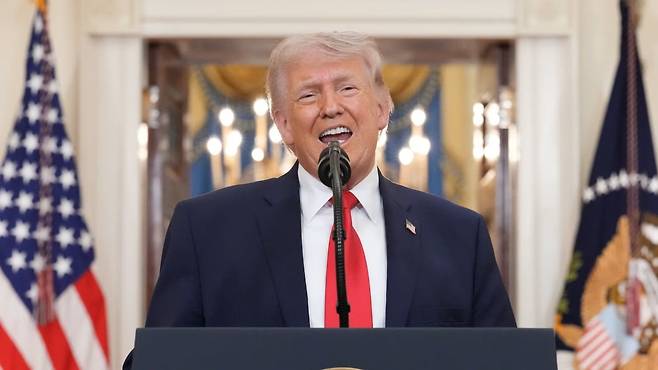 도널드 트럼프 미국 대통령이 지난 1일 백악관에서 이란 전쟁에 대해 대국민 연설을 하고 있다. 연합뉴스. UPI