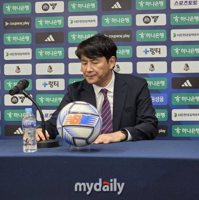 박건하 수원FC 감독./목동종합운동장=노찬혁 기자