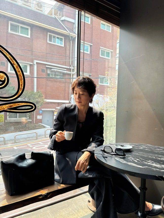 [서울=뉴시스] 김희애. (사진=인스타그램 캡처) 2026.04.04. photo@newsis.com *재판매 및 DB 금지