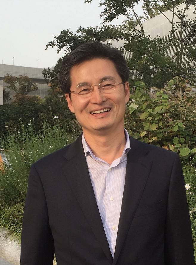 『AI 시대의 위기관리』저자 청주대학교 김찬석 교수.