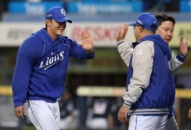 ▲ 박진만 감독은 미야지의 제구력이 안정화되고 있다면서 필승조 몫을 소화할 수 있을 것이라 확신하고 있디 ⓒ삼성라이온즈