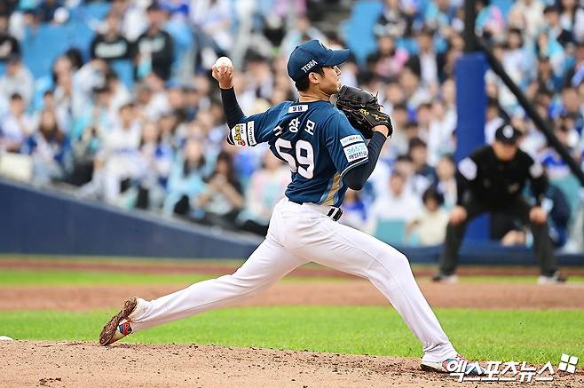 6일 오후 대구삼성라이온즈파크에서 열린 '2025 신한 SOL Bank KBO 포스트시즌' NC 다이노스와 삼성 라이온즈의 와일드카드 1차전 경기, NC 선발투수 구창모가 역투하고 있다. 엑스포츠뉴스 DB