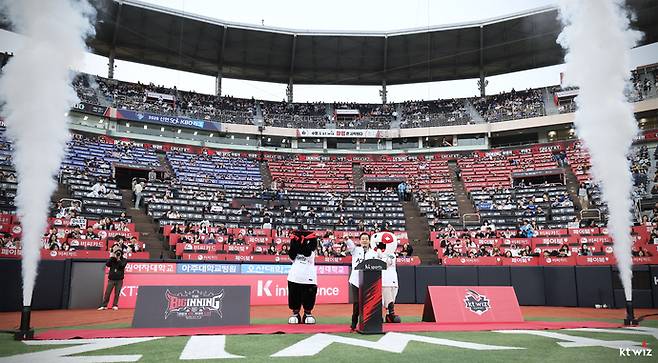 올 시즌을 앞두고 전면 교체된 경기장 좌석 전경. 사진=KT위즈