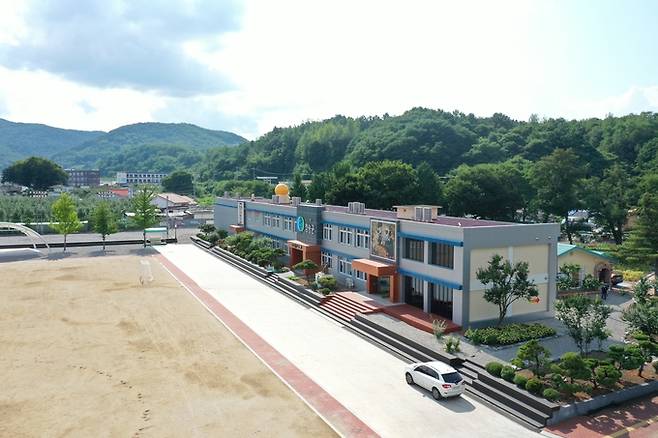 ▲ 청송군 부남면에 자리한 남관생활문화센터는 폐교된 초등학교를 리모델링해 조성된 문화 공간이다. 청송군 제공