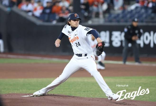 한화 화이트가 31일 대전 한화생명 볼파크에서 열린 2026 KBO리그 정규시즌 KT와 경기에 선발 등판해 역투하고 있다. 사진 | 한화 이글스