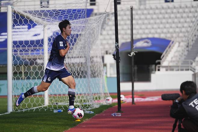 서울 이랜드 박재용이 4일 수원FC전에서 득점 후 환호하고 있다. 사진 | 서울 이랜드