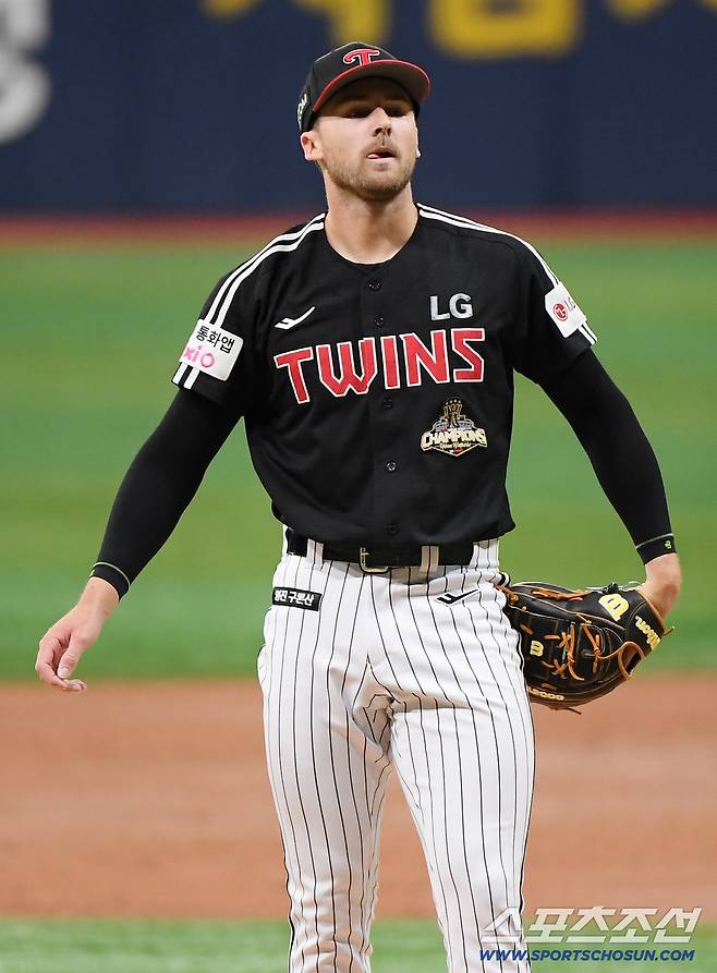 5일 서울 고척스카이돔에서 열린 LG-키움전. LG 선발투수 톨허스트가 투구를 준비하고 있다. 정재근 기자 cjg@sportschosun.com/2026.4.5/
