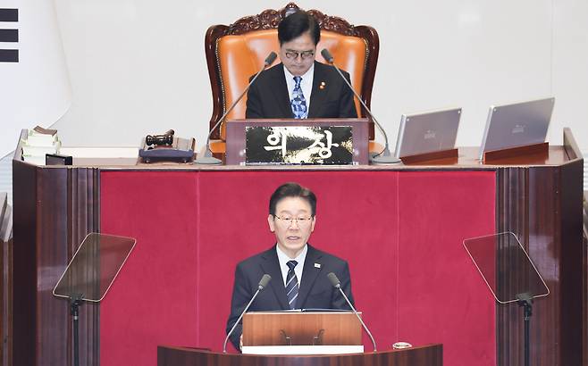이재명 대통령이 지난 2일 국회에서 추가경정예산안 시정연설을 하고 있다. 연합뉴스