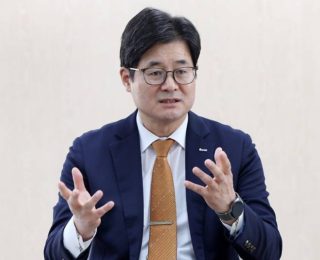 배기홍 한국항공서비스 사장이 서울 중림동 한국경제신문에서 본지와 인터뷰를 하고 있다. 김범준 기자