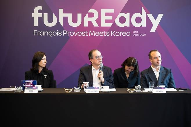 지난 3일 서울 서초구 JW메리어트 서울 호텔에서 한국자동차기자협회 주최로 열린 국내 언론 간담회에서 프랑수아 프로보 르노그룹 회장이 발언하고 있다. 한국자동차기자협회 제공