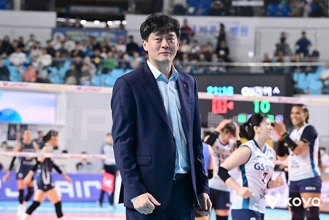 [서울=뉴시스]여자배구 GS칼텍스 이영택 감독. (사진=KOVO 제공)