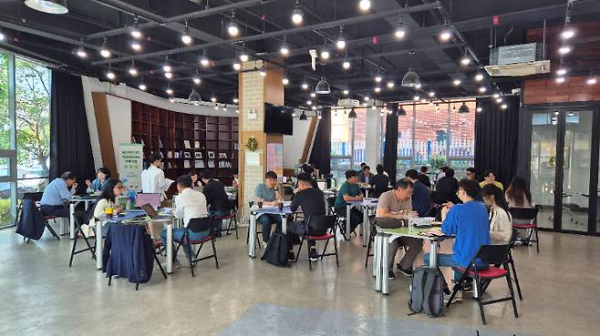 청년창업기업 엑셀러레이팅 프로그램 멘토링. 광주광역시 제공